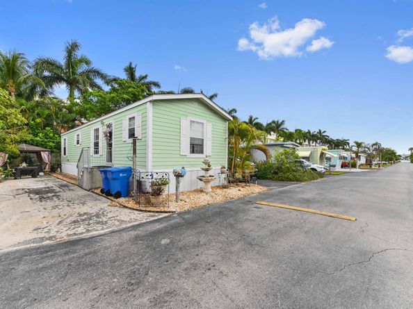 2 E View Street, Lantana FL 33462