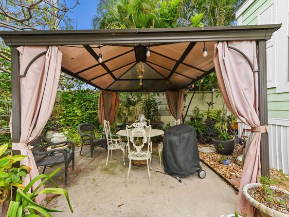 2 E View Street, Lantana FL 33462