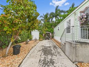 2 E View Street, Lantana FL 33462