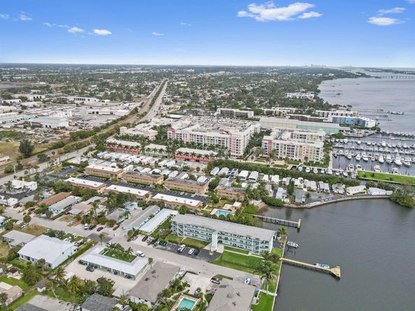 2 E View Street, Lantana FL 33462