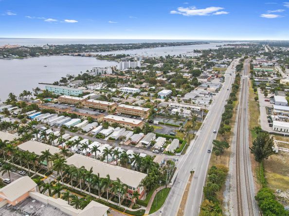 2 E View Street, Lantana FL 33462