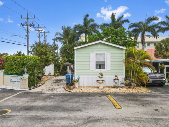 2 E View Street, Lantana FL 33462
