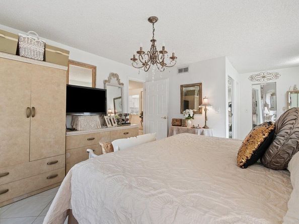 5010 Privet Place 101, Delray Beach FL 33484