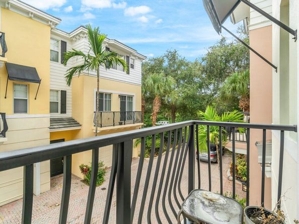 3805 NW 5th Terrace, Boca Raton FL 33431