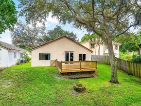 1443 Banyan Cir, Pompano Beach FL 33069