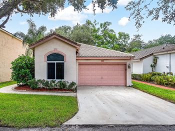 1443 Banyan Cir