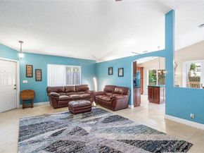 1443 Banyan Cir, Pompano Beach FL 33069