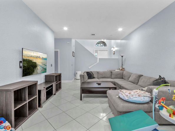 5319 Eagle Cay Way, Coconut Creek FL 33073