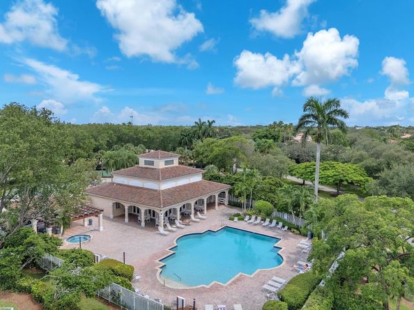 5319 Eagle Cay Way, Coconut Creek FL 33073