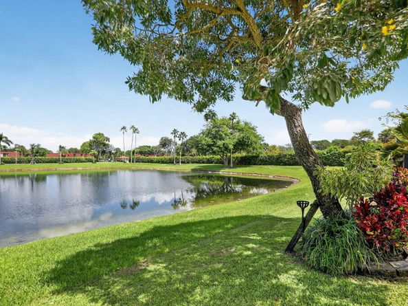 8541 Old Towne Way, Boca Raton FL 33433