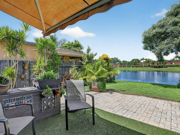 8541 Old Towne Way, Boca Raton FL 33433