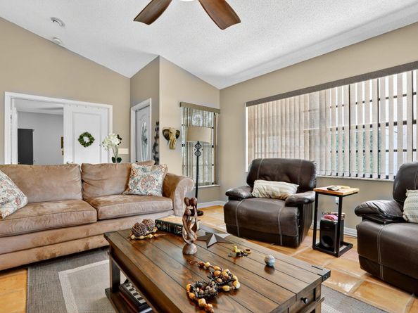 8541 Old Towne Way, Boca Raton FL 33433