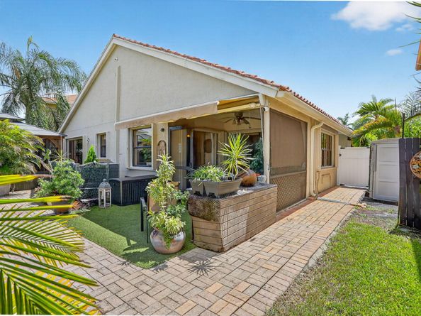 8541 Old Towne Way, Boca Raton FL 33433