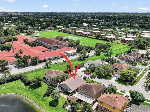 8541 Old Towne Way, Boca Raton FL 33433