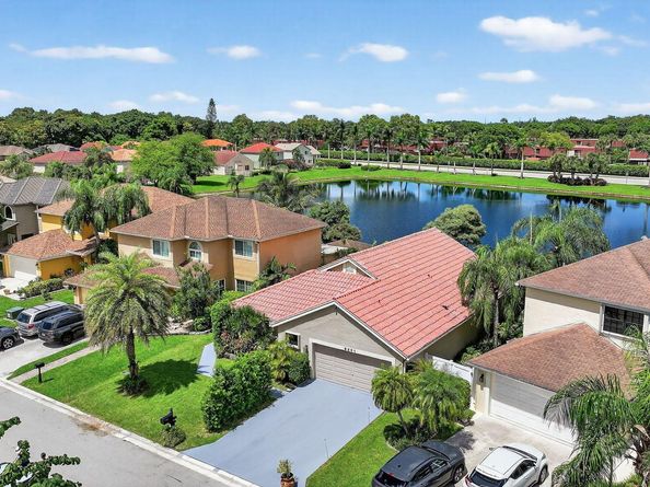 8541 Old Towne Way, Boca Raton FL 33433