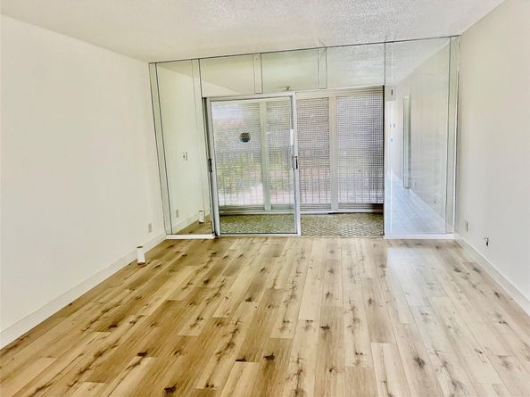 981 Hillcrest Ct 306, Hollywood FL 33021
