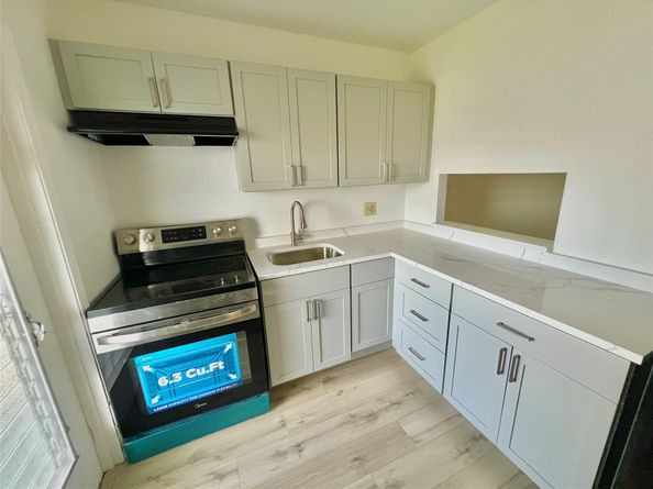 981 Hillcrest Ct 306, Hollywood FL 33021