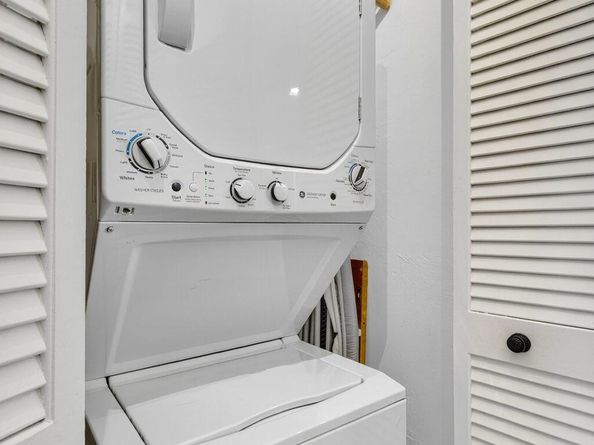 1221 Hillsboro Mile 15a, Hillsboro Beach FL 33062