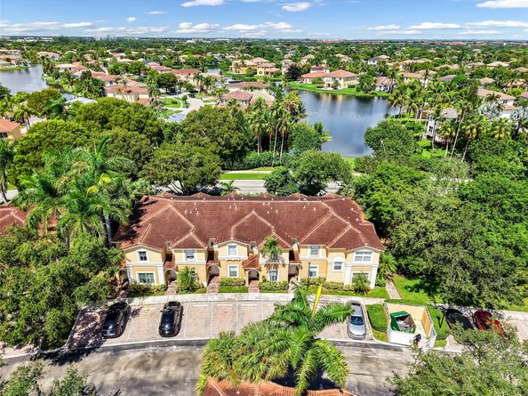 3046 SW 129th Ter 116, Miramar FL 33027