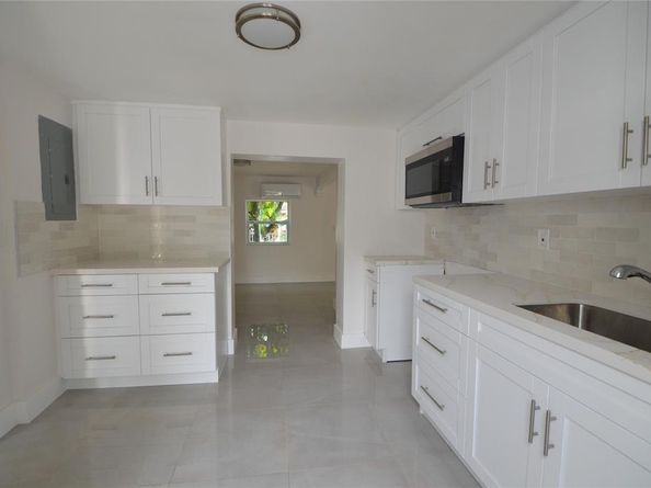 2340 NW 99th Ter, Miami FL 33147