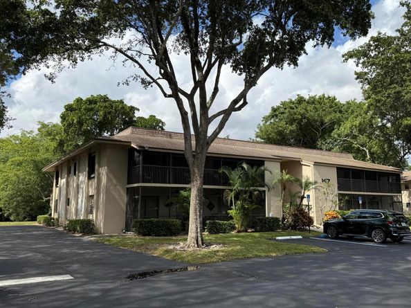 147 Deer Creek Boulevard 402, Deerfield Beach FL 33442