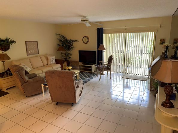 147 Deer Creek Boulevard 402, Deerfield Beach FL 33442