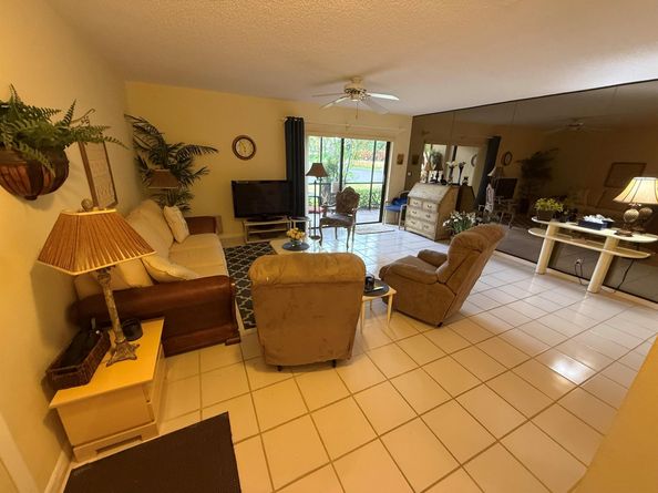 147 Deer Creek Boulevard 402, Deerfield Beach FL 33442