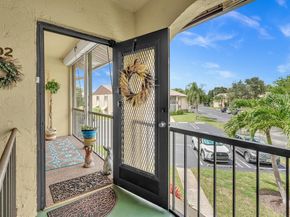 342 Pine Ridge Circle D2, Greenacres FL 33463