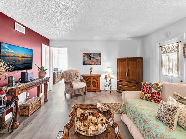 342 Pine Ridge Circle D2, Greenacres FL 33463