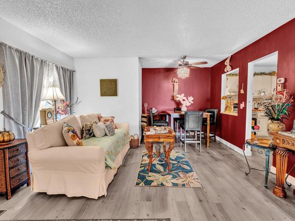 342 Pine Ridge Circle D2, Greenacres FL 33463