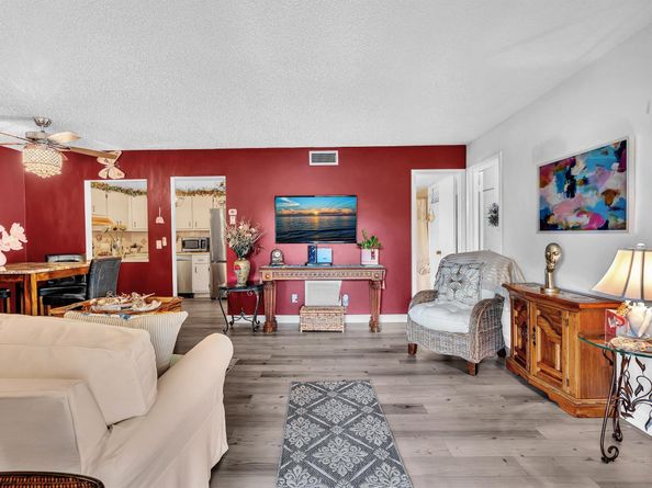 342 Pine Ridge Circle D2, Greenacres FL 33463