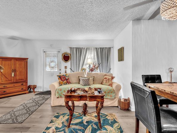342 Pine Ridge Circle D2, Greenacres FL 33463