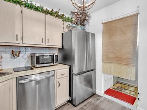342 Pine Ridge Circle D2, Greenacres FL 33463