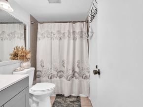 342 Pine Ridge Circle D2, Greenacres FL 33463