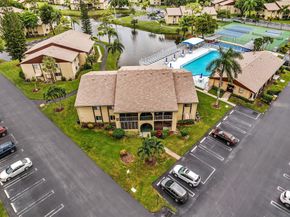 342 Pine Ridge Circle D2, Greenacres FL 33463