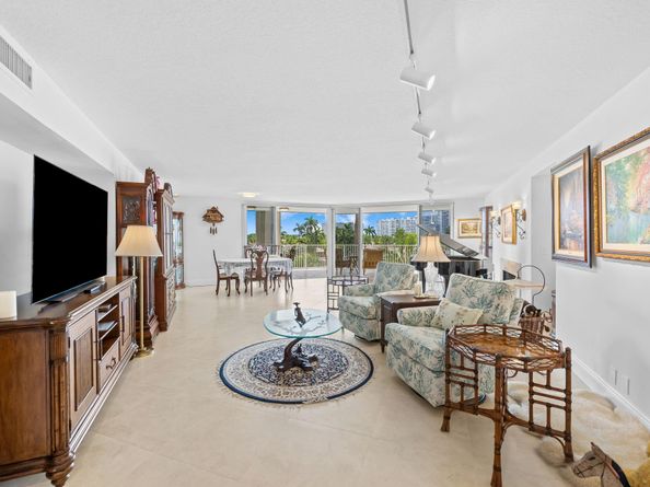 3100 NE 47th Ct 303, Fort Lauderdale FL 33308