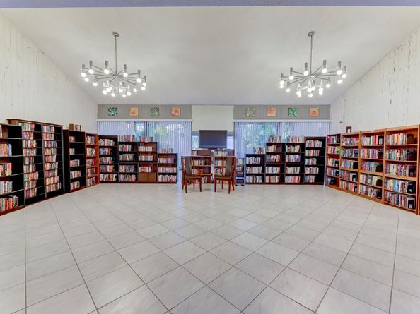 2202 S Cypress Bend Dr 906, Pompano Beach FL 33069
