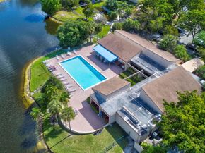 2202 S Cypress Bend Dr 906, Pompano Beach FL 33069