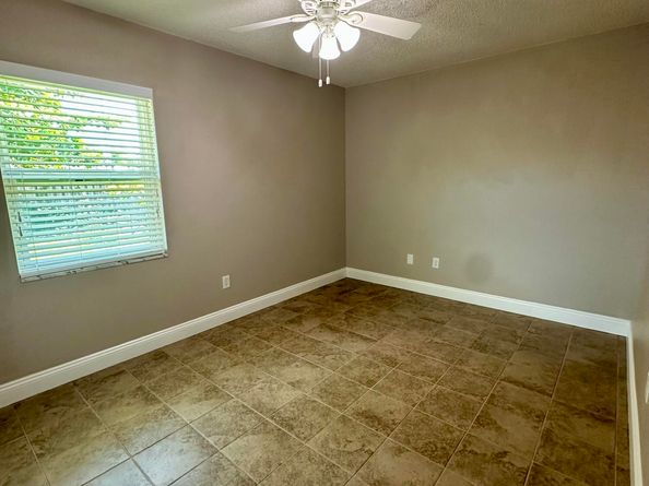 826 Palama Way, Lantana FL 33462