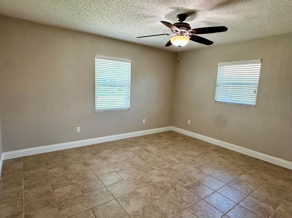 826 Palama Way, Lantana FL 33462