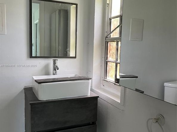 802 S 24th Avenue, Hollywood FL 33020
