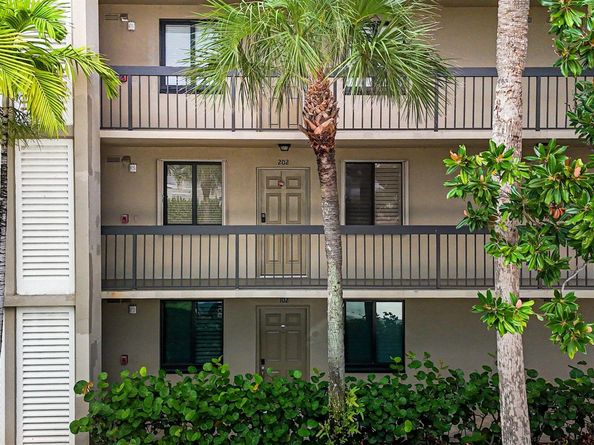 101 S Seas Drive 202, Jupiter FL 33477