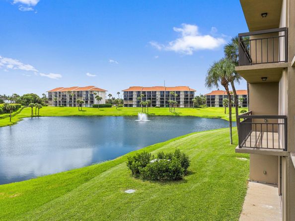 101 S Seas Drive 202, Jupiter FL 33477