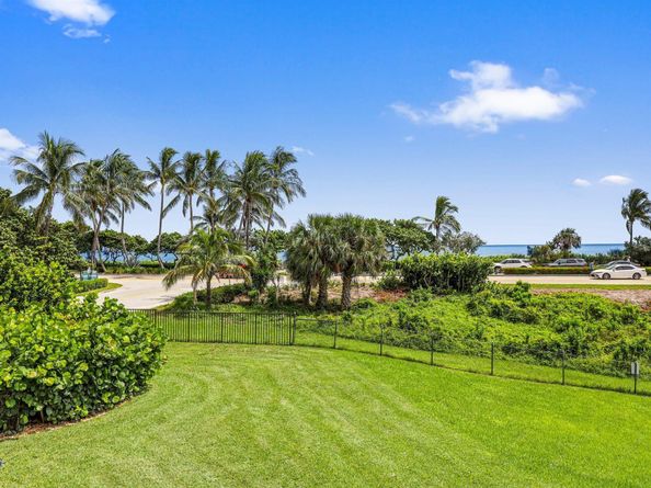 101 S Seas Drive 202, Jupiter FL 33477