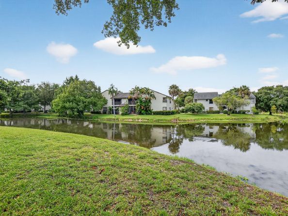3751 Cocoplum Cir 3564, Coconut Creek FL 33063
