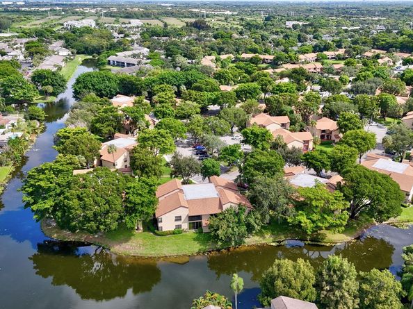 3751 Cocoplum Cir 3564, Coconut Creek FL 33063