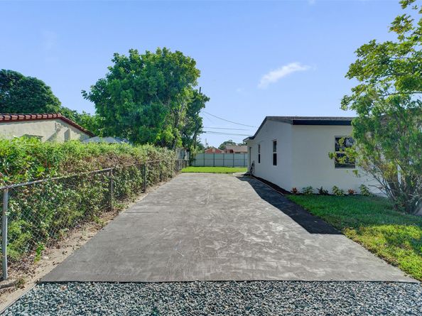 16101 NW 18th Ave, Opa Locka FL 33054