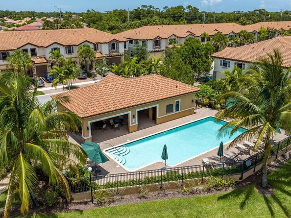 6951 Broadland Way, Coconut Creek FL 33073