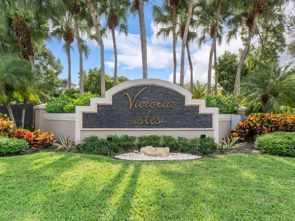 4755 NW 59th Manor, Coconut Creek FL 33073