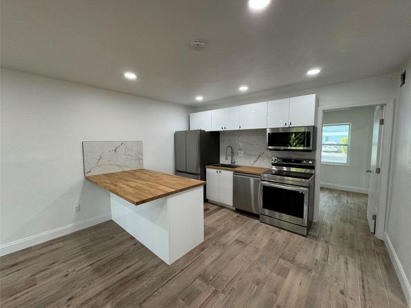 2200 NE 173rd Street, North Miami Beach FL 33160